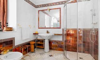 Villa española en venta a poca distancia de todo en Nueva Andalucía, Marbella 74403 