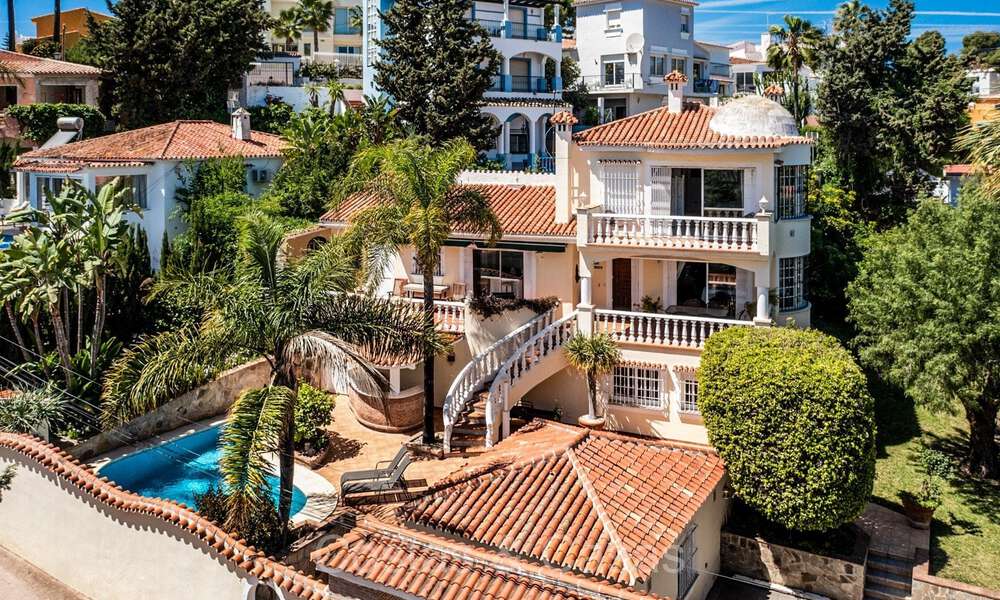 Villa española en venta a poca distancia de todo en Nueva Andalucía, Marbella 74408