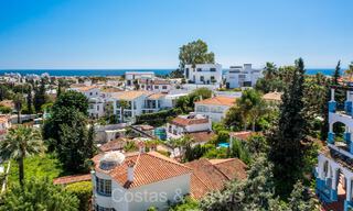 Villa española en venta a poca distancia de todo en Nueva Andalucía, Marbella 74410 