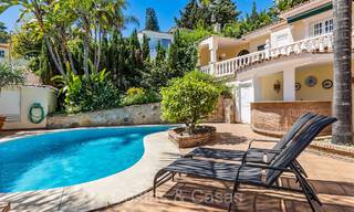 Villa española en venta a poca distancia de todo en Nueva Andalucía, Marbella 74419 