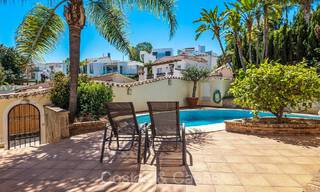 Villa española en venta a poca distancia de todo en Nueva Andalucía, Marbella 74420 