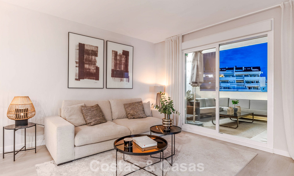 Apartamento contemporáneo reformado a poca distancia de todos los servicios y de la playa en Nueva Andalucía, Marbella 74635