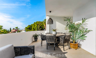 Apartamento contemporáneo reformado a poca distancia de todos los servicios y de la playa en Nueva Andalucía, Marbella 74651 