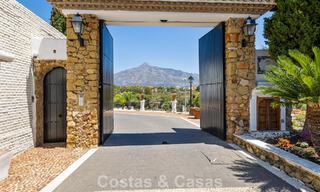 Amplia casa en venta, con amplias zonas exteriores en un complejo cerrado en Nueva Andalucía, Marbella 74665 
