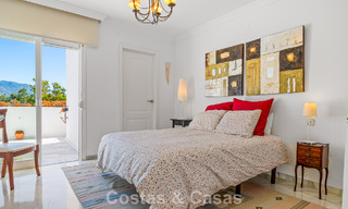 Amplia casa en venta, con amplias zonas exteriores en un complejo cerrado en Nueva Andalucía, Marbella 74669 