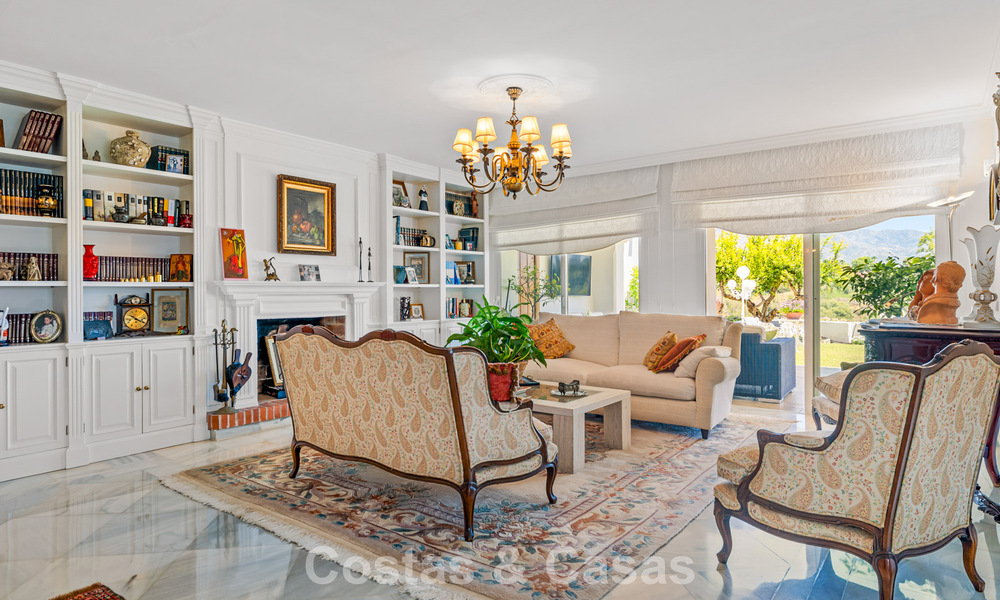 Amplia casa en venta, con amplias zonas exteriores en un complejo cerrado en Nueva Andalucía, Marbella 74678