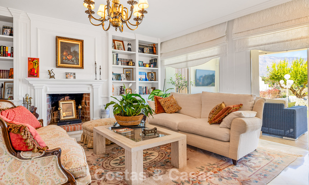 Amplia casa en venta, con amplias zonas exteriores en un complejo cerrado en Nueva Andalucía, Marbella 74679