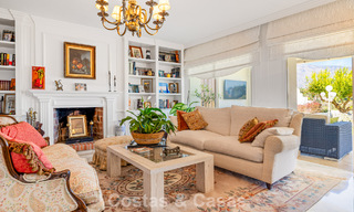 Amplia casa en venta, con amplias zonas exteriores en un complejo cerrado en Nueva Andalucía, Marbella 74679 