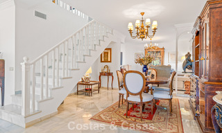 Amplia casa en venta, con amplias zonas exteriores en un complejo cerrado en Nueva Andalucía, Marbella 74682 