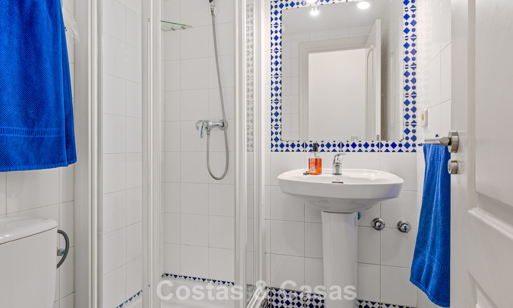 Amplia casa en venta, con amplias zonas exteriores en un complejo cerrado en Nueva Andalucía, Marbella 74689