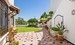 Amplia casa en venta, con amplias zonas exteriores en un complejo cerrado en Nueva Andalucía, Marbella 74695 