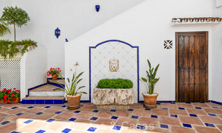 Amplia casa en venta, con amplias zonas exteriores en un complejo cerrado en Nueva Andalucía, Marbella 74696 