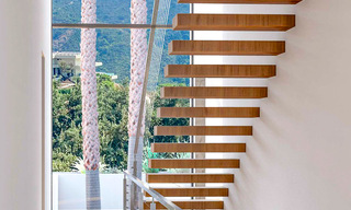 Villa de diseño de con vistas panorámicas al mar en venta en un complejo cerrado en Benahavis - Marbella 74911 