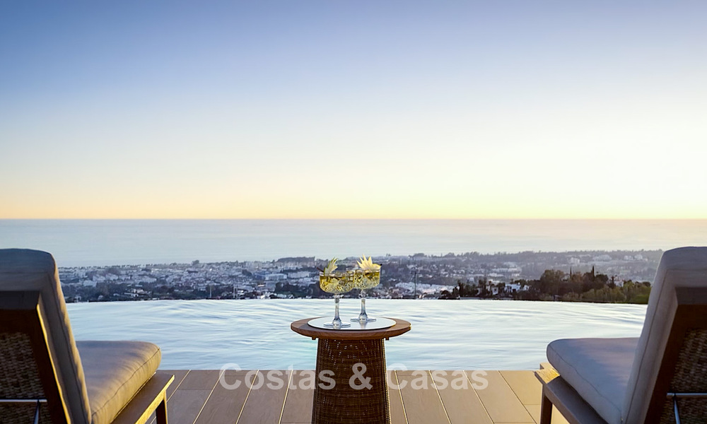 Nuevo en el mercado. Apartamentos de estilo vanguardista con fantásticas vistas al mar en venta en Benahavis - Marbella 778325