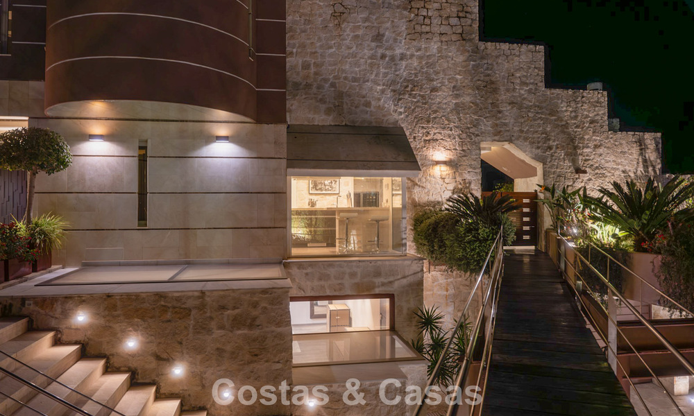 Obra maestra arquitectónica en venta con impresionantes vistas al mar en La Quinta, Benahavis - Marbella 774020