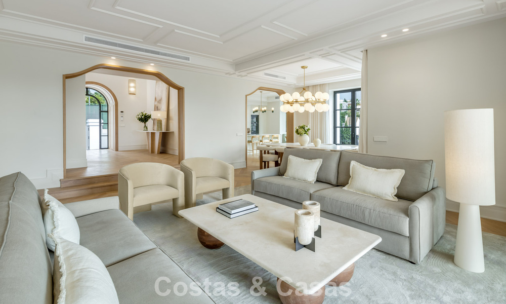 Villa lista para vivir con un estilo arquitectónico andaluz contemporáneo en venta en el valle del golf de Nueva Andalucía, Marbella 773880