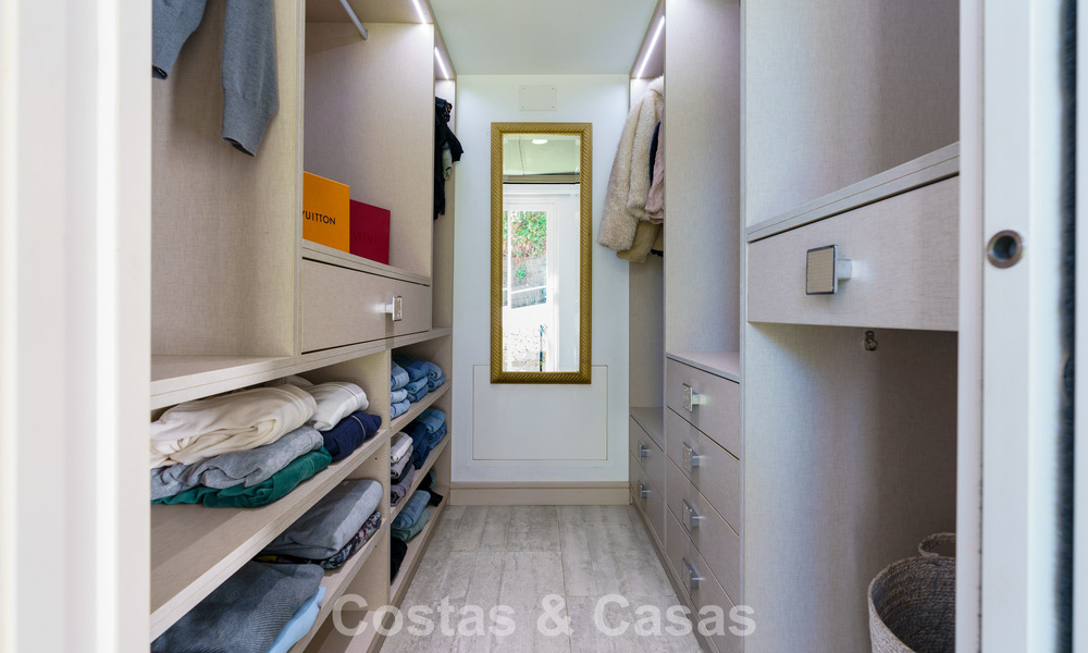 Hermosa villa de lujo con casa de invitados independiente en venta en Nueva Andalucía, Marbella 774050