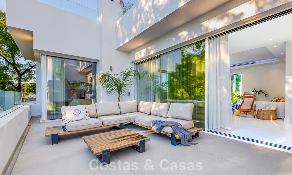 Hermosa villa de lujo con casa de invitados independiente en venta en Nueva Andalucía, Marbella 774055