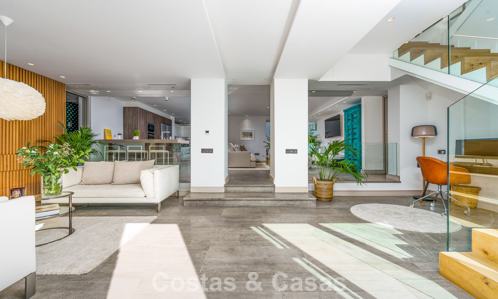 Hermosa villa de lujo con casa de invitados independiente en venta en Nueva Andalucía, Marbella 774058