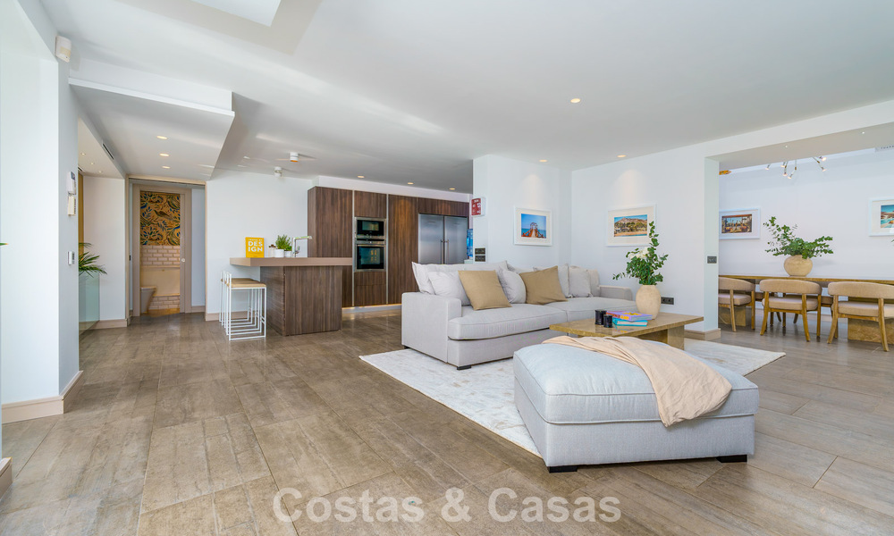 Hermosa villa de lujo con casa de invitados independiente en venta en Nueva Andalucía, Marbella 774062