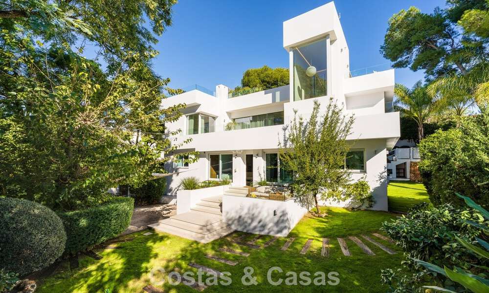 Hermosa villa de lujo con casa de invitados independiente en venta en Nueva Andalucía, Marbella 774067