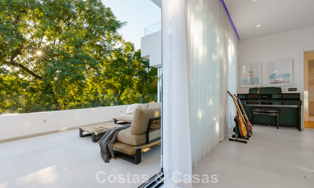 Hermosa villa de lujo con casa de invitados independiente en venta en Nueva Andalucía, Marbella 774071