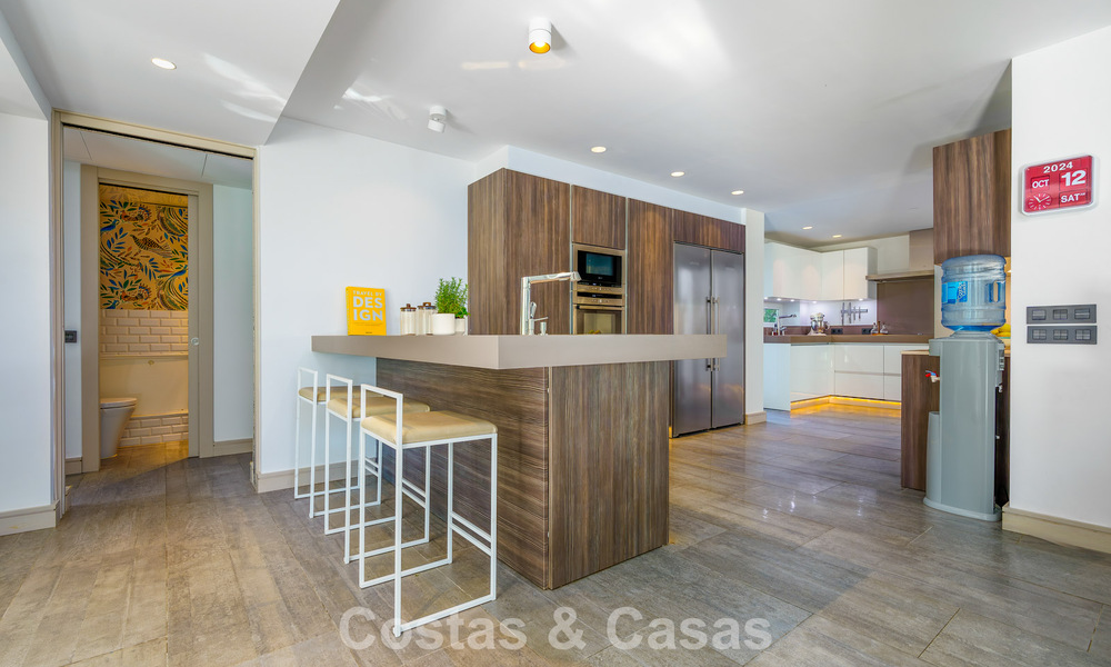Hermosa villa de lujo con casa de invitados independiente en venta en Nueva Andalucía, Marbella 774073