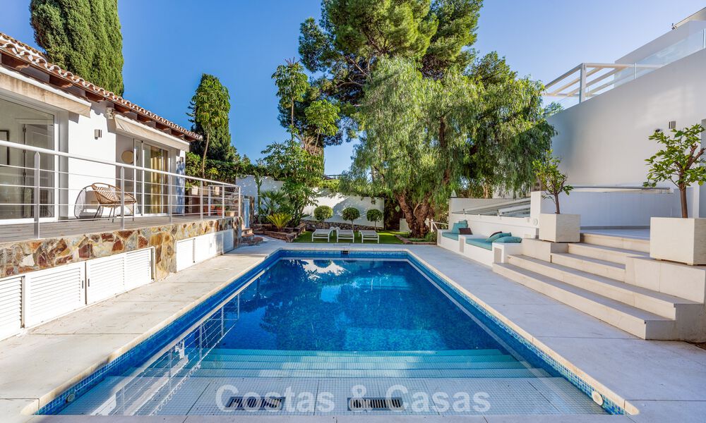 Hermosa villa de lujo con casa de invitados independiente en venta en Nueva Andalucía, Marbella 774080