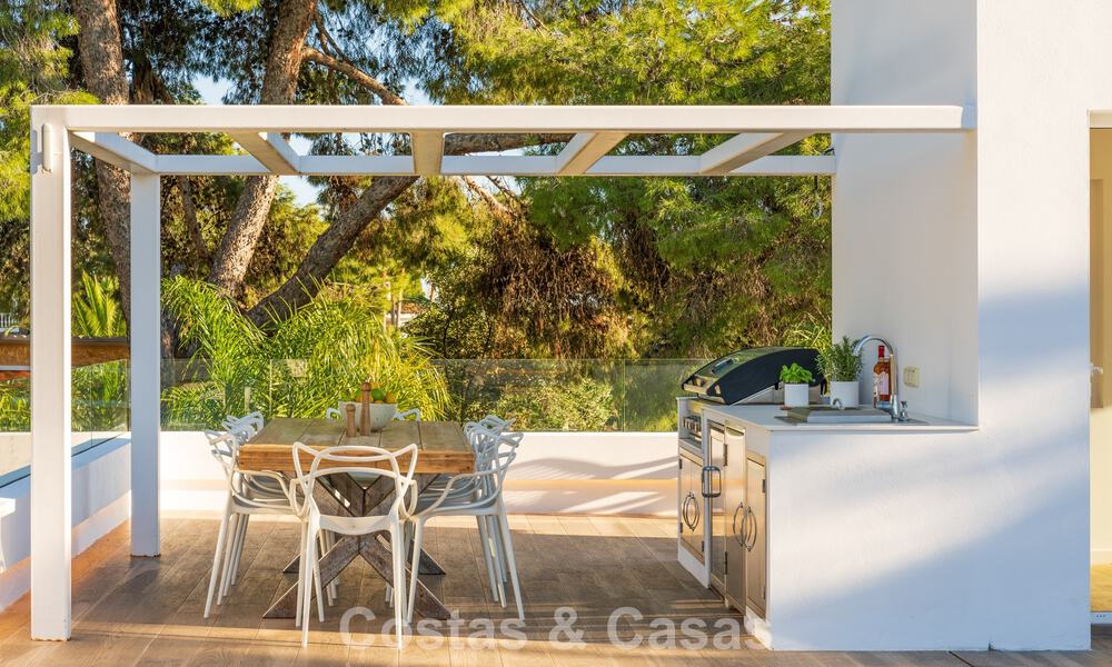 Hermosa villa de lujo con casa de invitados independiente en venta en Nueva Andalucía, Marbella 774082