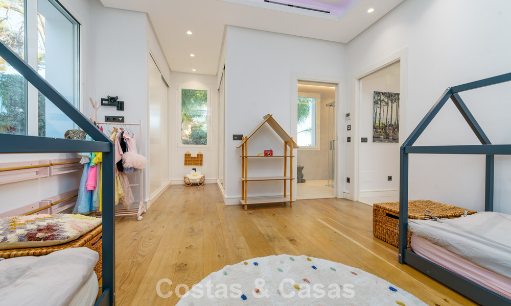 Hermosa villa de lujo con casa de invitados independiente en venta en Nueva Andalucía, Marbella 774101