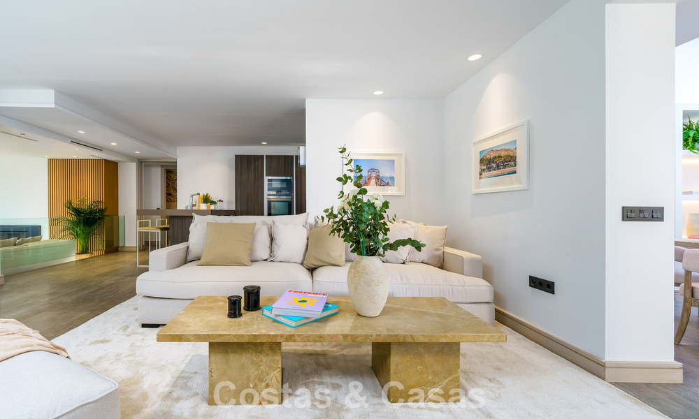 Hermosa villa de lujo con casa de invitados independiente en venta en Nueva Andalucía, Marbella 774102