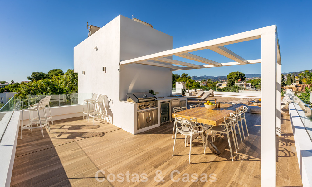 Hermosa villa de lujo con casa de invitados independiente en venta en Nueva Andalucía, Marbella 774109