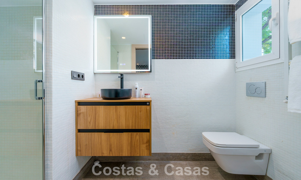 Hermosa villa de lujo con casa de invitados independiente en venta en Nueva Andalucía, Marbella 774110