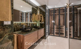 Lujoso apartamento reformado con vistas al mar en venta en un exclusivo complejo de playa en Los Monteros, Marbella Este 778333 