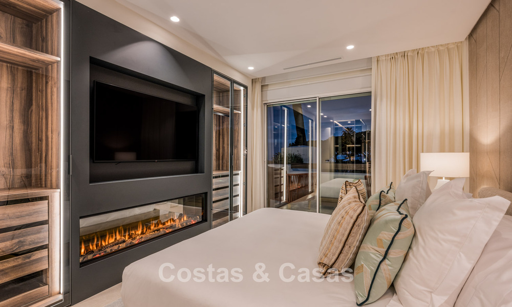 Lujoso apartamento reformado con vistas al mar en venta en un exclusivo complejo de playa en Los Monteros, Marbella Este 778339