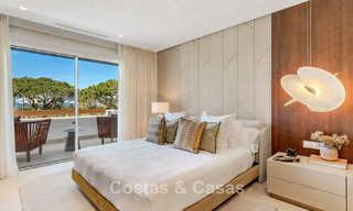Lujoso apartamento reformado con vistas al mar en venta en un exclusivo complejo de playa en Los Monteros, Marbella Este 778340 