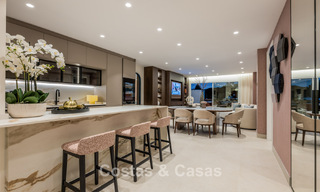 Lujoso apartamento reformado con vistas al mar en venta en un exclusivo complejo de playa en Los Monteros, Marbella Este 778351 