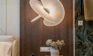 Lujoso apartamento reformado con vistas al mar en venta en un exclusivo complejo de playa en Los Monteros, Marbella Este 778358 