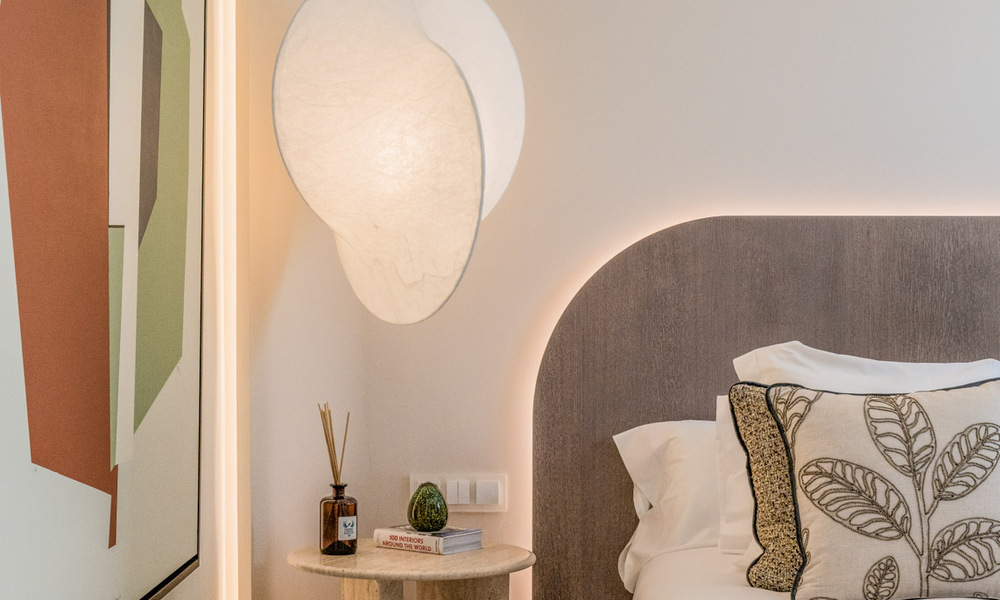 Lujoso apartamento reformado con vistas al mar en venta en un exclusivo complejo de playa en Los Monteros, Marbella Este 778376