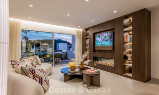 Elegante apartamento reformado con vistas al mar en venta en un exclusivo complejo de playa en Los Monteros, Marbella Este 778395 