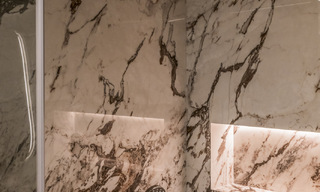 Elegante apartamento reformado con vistas al mar en venta en un exclusivo complejo de playa en Los Monteros, Marbella Este 778401 