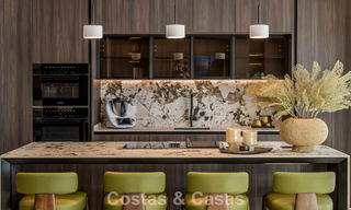 Elegante apartamento reformado con vistas al mar en venta en un exclusivo complejo de playa en Los Monteros, Marbella Este 778403 