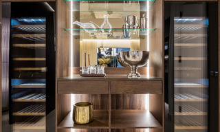 Elegante apartamento reformado con vistas al mar en venta en un exclusivo complejo de playa en Los Monteros, Marbella Este 778405 