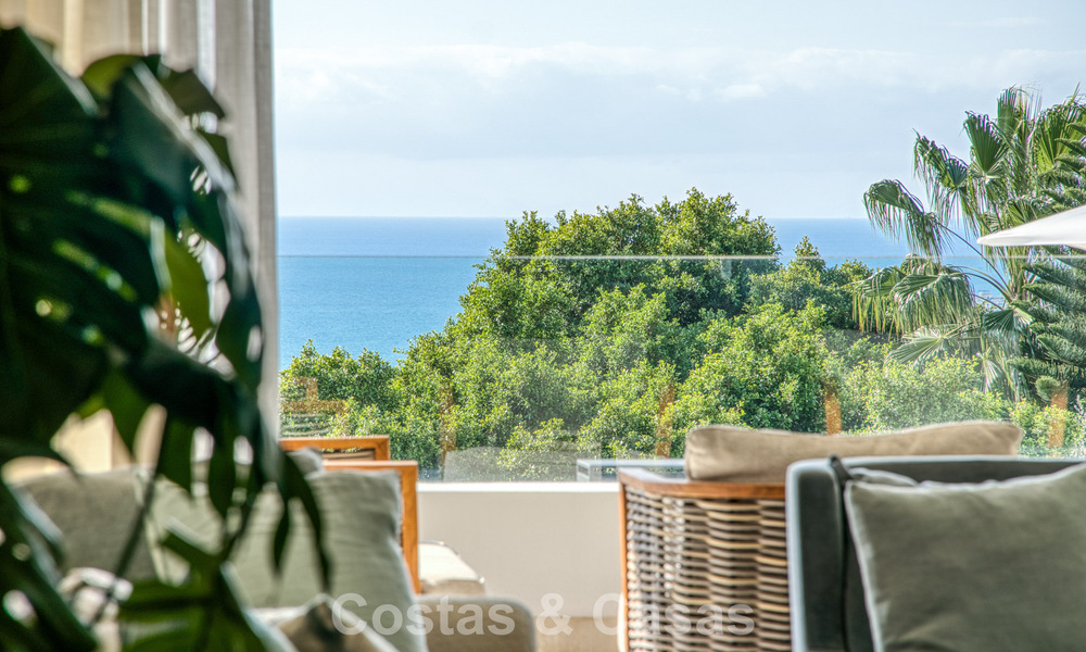 Lujoso apartamento dúplex en venta con vistas al mar en un complejo de alta gama en Sierra Blanca en la Milla de Oro de Marbella 774572