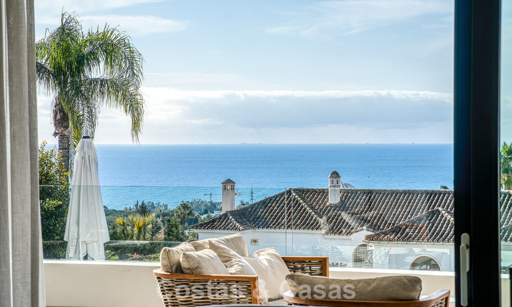 Lujoso apartamento dúplex en venta con vistas al mar en un complejo de alta gama en Sierra Blanca en la Milla de Oro de Marbella 774574
