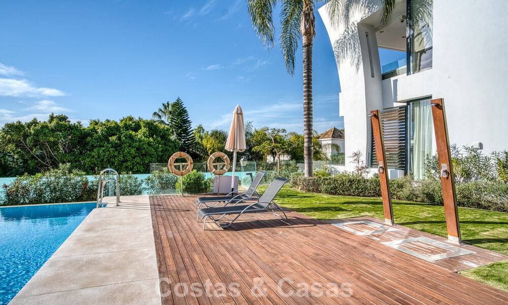 Lujoso apartamento dúplex en venta con vistas al mar en un complejo de alta gama en Sierra Blanca en la Milla de Oro de Marbella 774591
