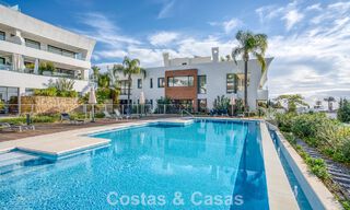 Lujoso apartamento dúplex en venta con vistas al mar en un complejo de alta gama en Sierra Blanca en la Milla de Oro de Marbella 774592 