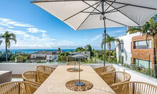 Lujoso apartamento dúplex en venta con vistas al mar en un complejo de alta gama en Sierra Blanca en la Milla de Oro de Marbella 774600 