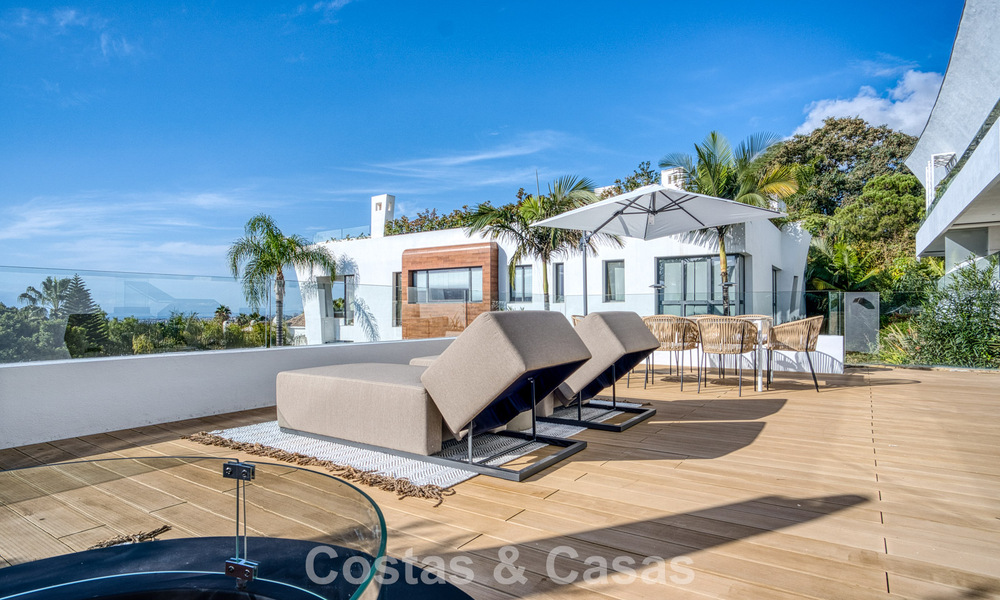Lujoso apartamento dúplex en venta con vistas al mar en un complejo de alta gama en Sierra Blanca en la Milla de Oro de Marbella 774601