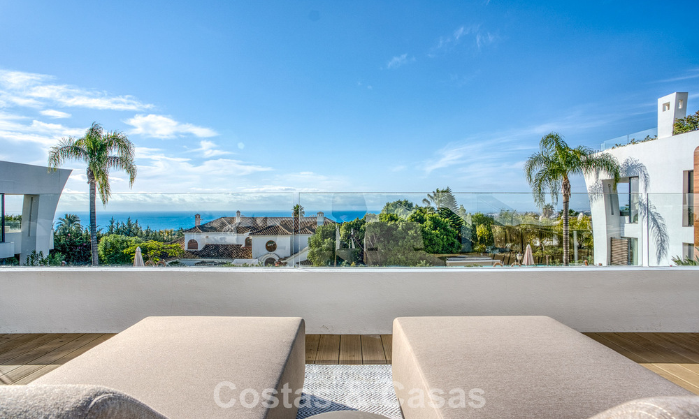 Lujoso apartamento dúplex en venta con vistas al mar en un complejo de alta gama en Sierra Blanca en la Milla de Oro de Marbella 774602